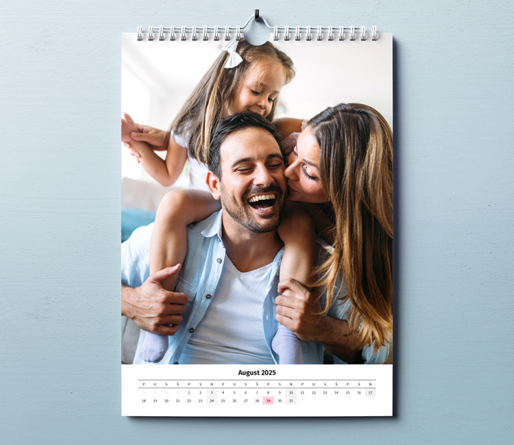 Nástenný kalendár